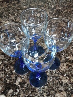 Set of 4 Blue Stemmed Wine Glasses